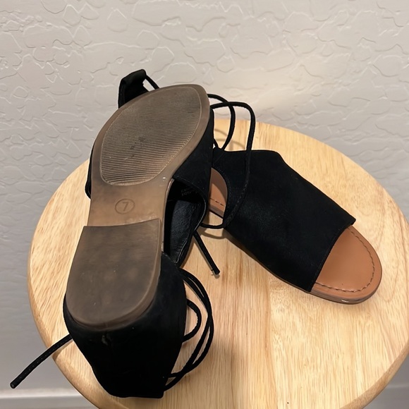 Universal Thread Sandals - Picture 3 of 5